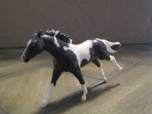 lot 176 image: flicka family gift set thoroughbred stalemate Breyer horse
