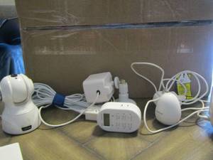lot 180 image: Samsung security cameras