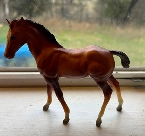 lot 24 image: Vintage Breyer Quarter horse Foal Palomino
