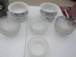 lot 22 image: clear glass bowls, qty 4 floral bowls