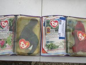 lot 37 image: TY BEANIE BABIES --DINO  qty 2 1994
