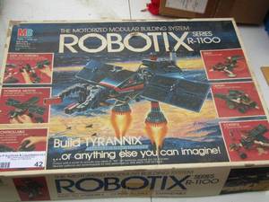 lot 42 image: Robotix series r-1100