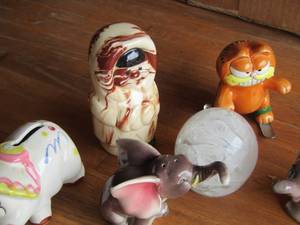 lot 48 image: elephant salt and pepper shakers, other dcor