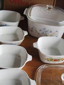 lot 58 image: Corning Ware  - INCLUDES  BLUE DUSK COVERED CASSEROLE,  SPICE OF LIFE , AND BLUE CORNFLOWER -  6 DISHES W 2 LIDS