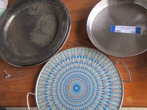 lot 74 image: Silver plated platters, cake pan
