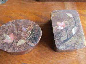 lot 82 image: covered stone trinket boxes qty 2