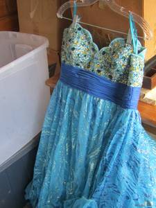 lot 89 image: Jovani size 14 blue PROM DRESS