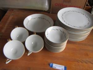 lot 91 image: ACI by Narumi Fine China dish set Dessert plates, bowls and coffee cups