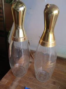 lot 102 image: VINTAGE BEAM BOWLING PIN DECANTORS,  MADE BY JIM BEAM   1960S-1980S   QTY 2
