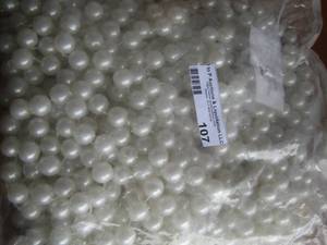 lot 107 image: white bead necklaces