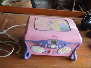 lot 118 image: Disney Princess   CD Player