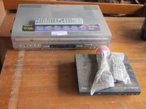 lot 119 image: Sony dvd player, REI dvd player