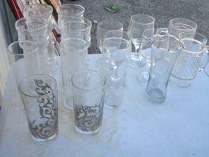 lot 203 image: lot of various glasses