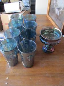 lot 212 image: CARNIVAL GLASSES   Qty 8  & CANDY DISH