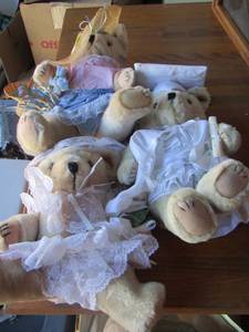lot 213 image: qty 3 teddy bears