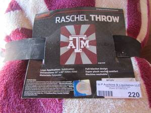 lot 220 image: TEXAS A & M Rachel throw blanket new