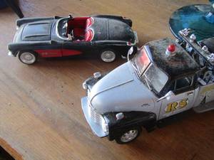 lot 231 image: CHEVROLET DIECAST TOW TRUCK  & 56 CORVETTE