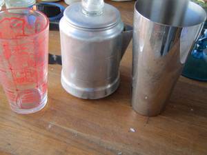 lot 233 image: SMALL ALUMINUM COFFEE POTPERCOLATOR  & BAR MIXING SHAKER W GLASS