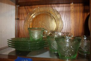 lot 132 image: Green depression glass set
