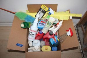 lot 37 image: Cleaning supplies