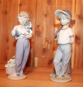 lot 59 image: LLADRO figurines