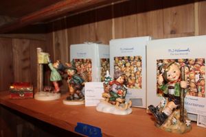 lot 63 image: MJ HUMMEL figurines