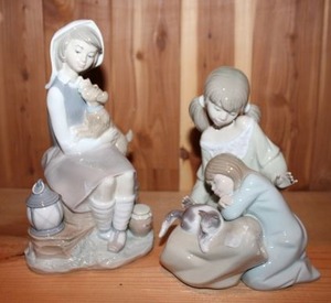 lot 68 image: LLADRO figurines
