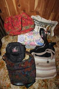 lot 79 image: Jewelry floral box plus purses as shown