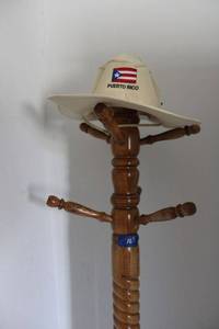 lot 105 image: Wooden coat rack with hat