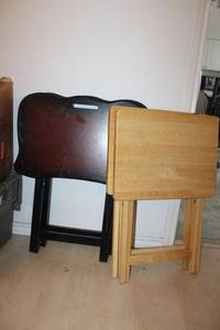 lot 87 image: 2 pairs of TV trays