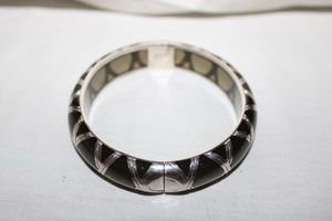 lot 169 image: Jewelry Sterling silver hinged bracelet