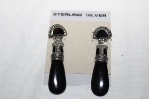 lot 191 image: Jewelry Sterling silver earrings with black gemstone