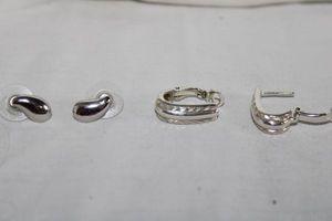 lot 204 image: Jewelry Sterling silver earrings