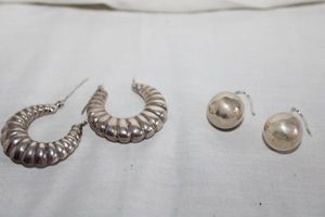 lot 205 image: Jewelry Sterling silver earrings