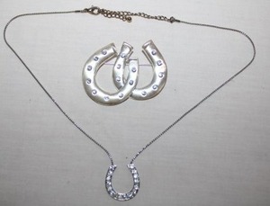 lot 255 image: Jewelry Crystal horseshoe brooch pin and necklace