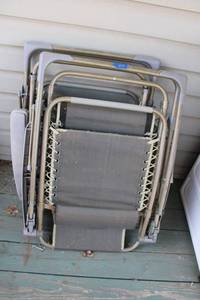lot 275 image: Pair of reclining lawn chairs, see photos