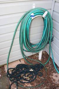 lot 258 image: Garden hoses