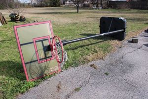 lot 272 image: Portable Basketball Goal Easy adjust height