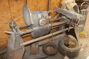 lot 292 image: Shop Smith multi function woodworking tool bench plus attachments, see photos