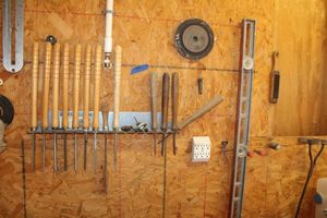 lot 293 image: Wood Lathe chisels, leveling tool & more