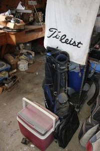 lot 343 image: Golfing supplies lightweight bag only, towel, and cooler