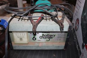 lot 357 image: Tools wabash Battery charger