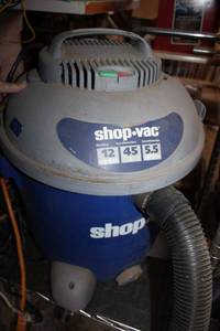lot 363 image: 12 gallon wetdry Shop vac with extension cords