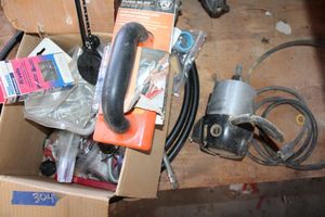 lot 304 image: Tools Router, faucet connector and more