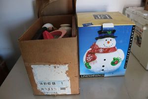 lot 370 image: Snowman cookie jar and Misc. items