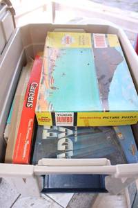 lot 389 image: Vintage puzzles and board games