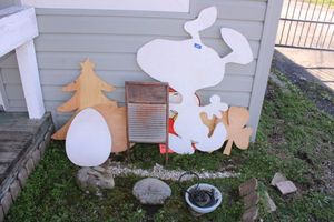 lot 380 image: Multi-Holiday wood signs, fountain base and vintage washboard