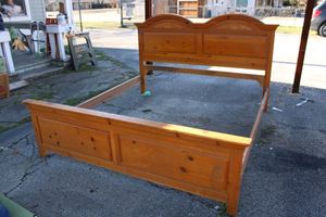 lot 409 image: Queen size bed frame as shown