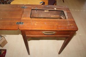 lot 412 image: Sewing machine table only (no machine)