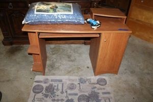 lot 438 image: Computer desk plus pillow, gloves and floor mat PICKUP AT GRAND PRAIRIE LOCATION